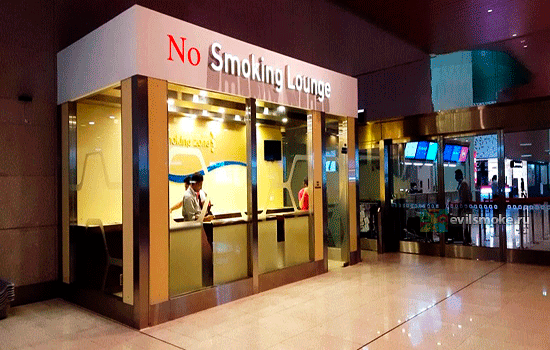 Комната для курения в аэропорту