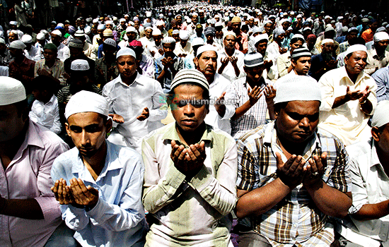 Фото - Мусульмане молятся