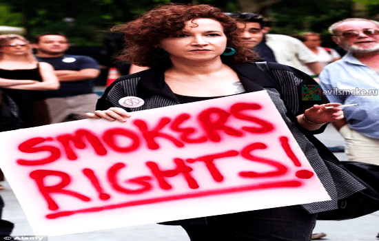 Фото - Активистка за права курильщиков